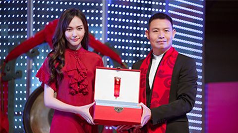 中国美正当红，best365A股上市，引领新时代